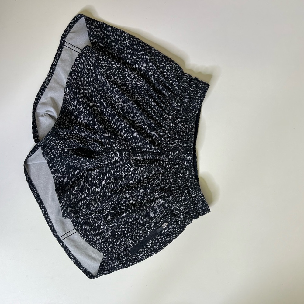Lululemon Women's Black Athletic Shorts - Size 6 - Picture 6 of 11